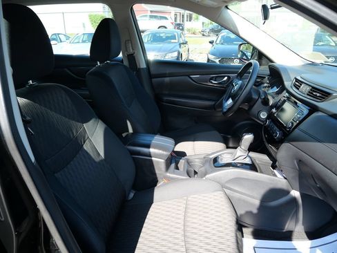 Used 2018 Nissan Rogue S AWD/4WD image 14