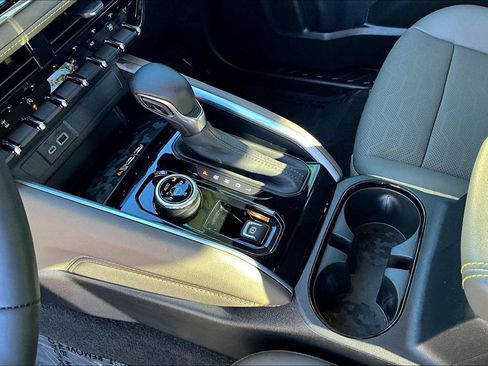 Used 2024 Chevrolet Colorado ZR2 w/ ZR2 Convenience Package III image 14