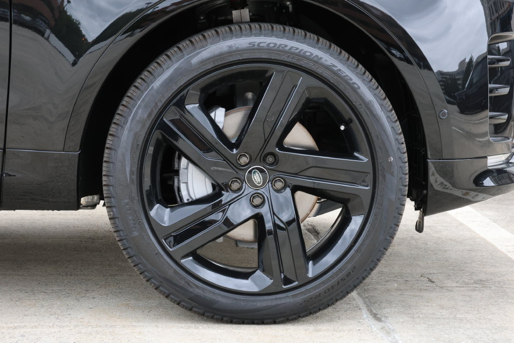 New 2026 Land Rover Discovery Dynamic SE AWD/4WD image 8