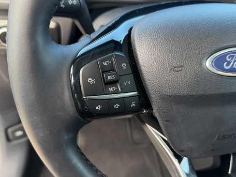 Used 2025 Ford Escape Platinum AWD/4WD image 27