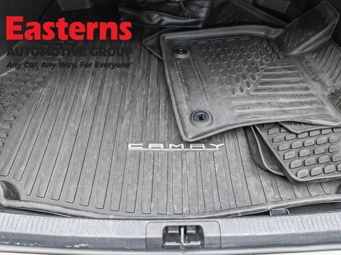 Used 2025 Toyota Camry SE w/ Convenience Package FWD image 9