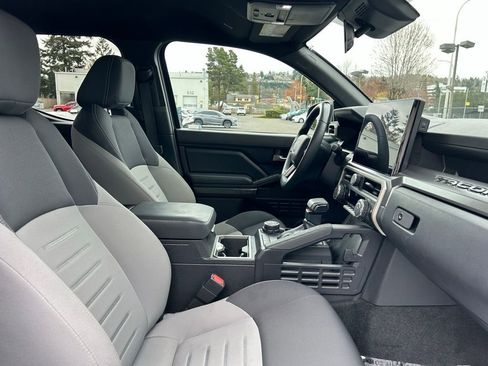 Used 2024 Toyota Tacoma TRD Sport image 16