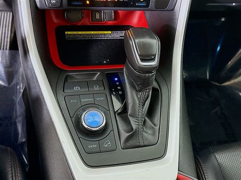 Certified 2020 Toyota RAV4 TRD Off-Road AWD/4WD image 11