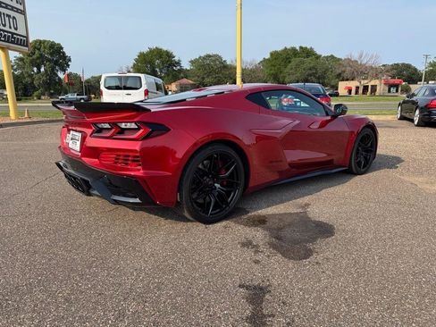 Used 2024 Chevrolet Corvette Z06 RWD image 4