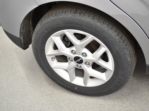 Used 2025 Kia Soul LX w/ LX Technology Package FWD image 35