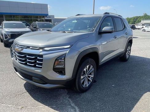New 2026 Chevrolet Equinox LT w/ Safety and Technology Package FWD image 7