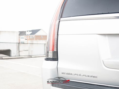 Used 2019 Cadillac Escalade Luxury image 41