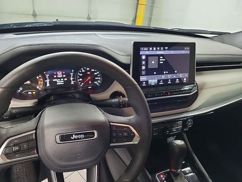 Used 2024 Jeep Compass Limited AWD/4WD image 4