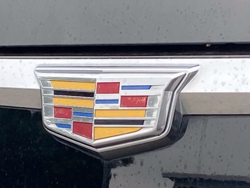 Used 2019 Cadillac Escalade Luxury AWD/4WD image 4