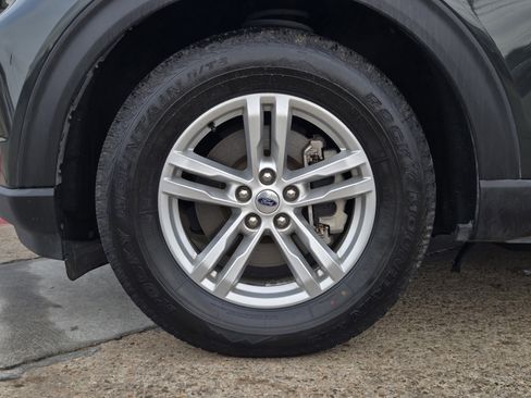 Certified 2024 Ford Explorer XLT w/ Equipment Group 202A image 7