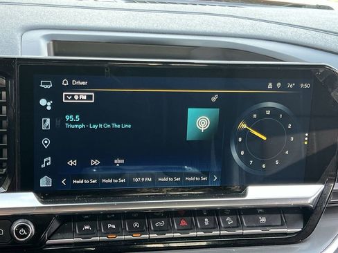 Used 2023 Chevrolet Silverado 1500 High Country w/ Technology Package image 18