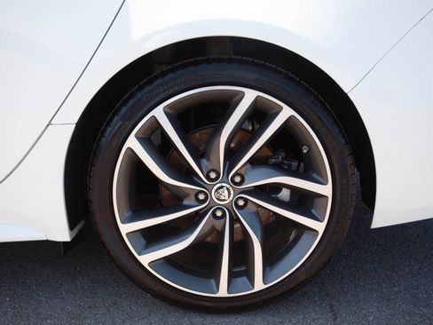 Used 2024 Jaguar XF R-Dynamic SE AWD/4WD image 45