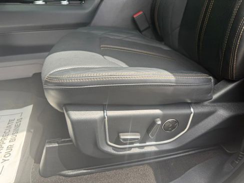 Used 2023 Ford Expedition Platinum AWD/4WD image 11