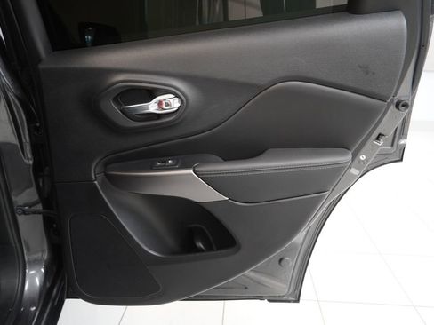 Used 2022 Jeep Cherokee Latitude Lux image 26