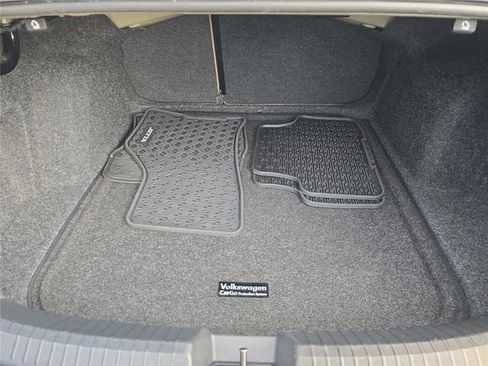 Used 2019 Volkswagen Jetta SE w/ Cold Weather Package FWD image 23