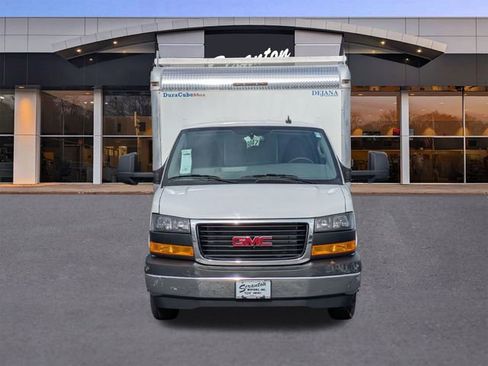 New 2025 GMC Savana 4500 w/ Power Convenience Package RWD image 8