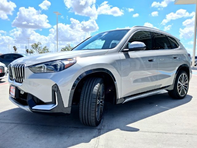 New 2026 BMW X1 xDrive28i w/ Technology Package AWD/4WD image 3