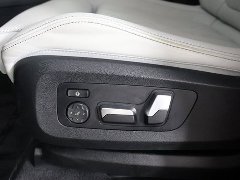 Used 2024 BMW X5 xDrive40i w/ Parking Assistance Package image 29