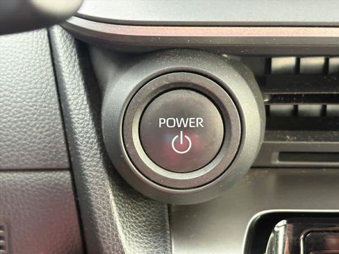 Used 2024 Toyota Prius LE FWD image 18