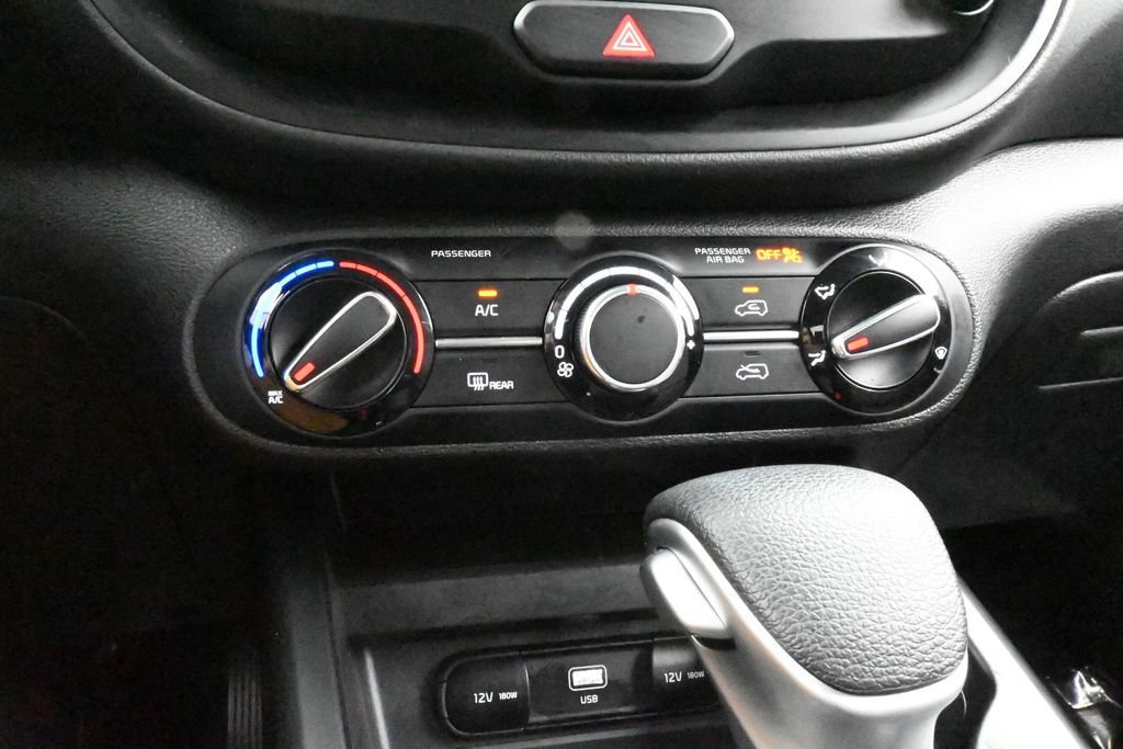 Used 2024 Kia Soul LX w/ Option Group 015 FWD image 23