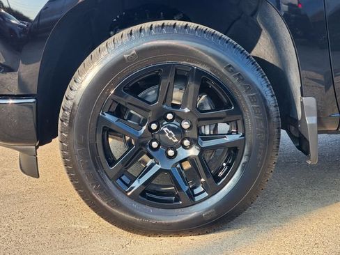 Used 2026 Chevrolet Silverado 1500 Custom RWD image 10