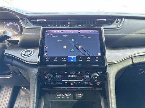 Used 2023 Jeep Grand Cherokee L Overland image 25