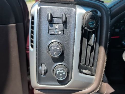 Used 2018 GMC Sierra 2500 SLT w/ Duramax Plus Package AWD/4WD image 16