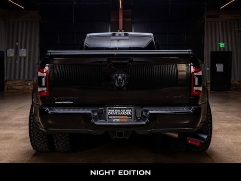 Used 2022 RAM 3500 Limited w/ Max Tow Package image 7