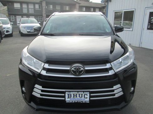 Used 2018 Toyota Highlander XLE image 2