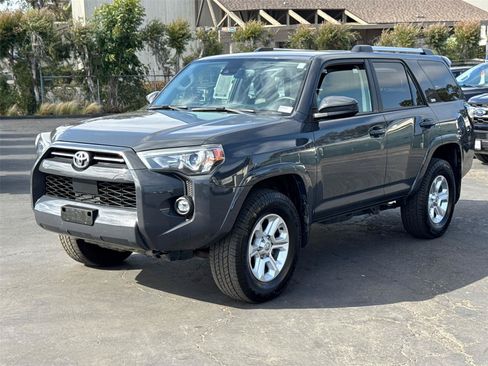 Used 2024 Toyota 4Runner SR5 AWD/4WD image 4