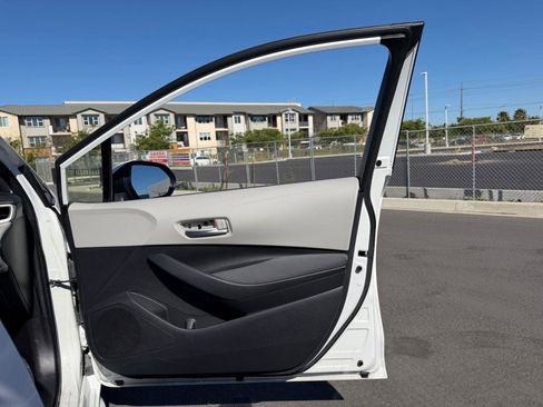 Used 2020 Toyota Corolla LE w/ Carpet Mat Package (TMS) image 14