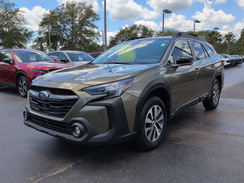 Used 2025 Subaru Outback Premium AWD/4WD image 8