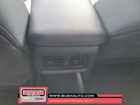 Used 2024 Toyota RAV4 XLE AWD/4WD image 12