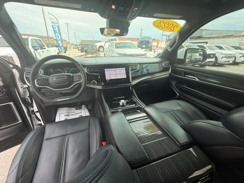 Used 2022 Jeep Wagoneer Series III w/ Premium Group I RWD image 26