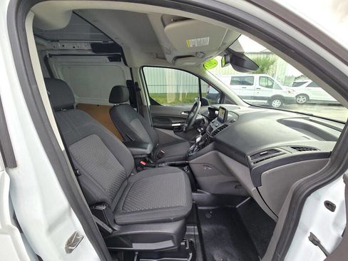 Used 2019 Ford Transit Connect XLT image 10