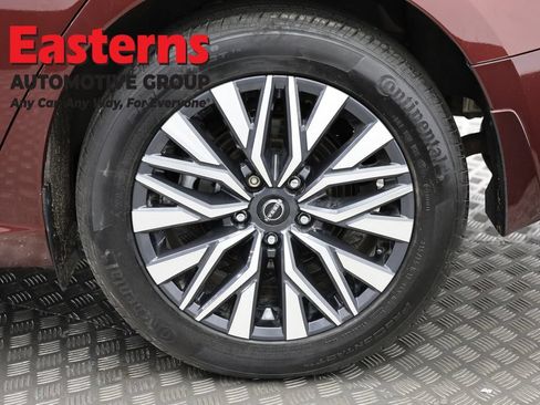 Used 2024 Nissan Altima 2.5 SV w/ SV Premium Package AWD/4WD image 32