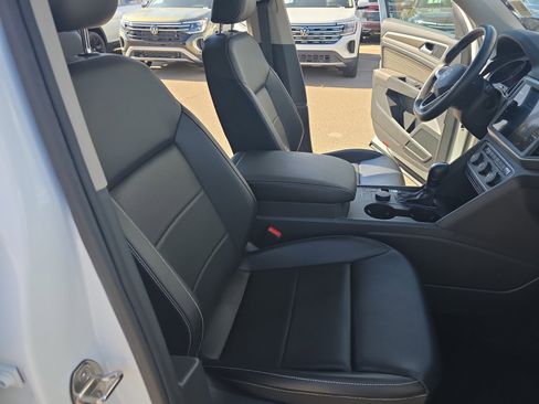 Used 2021 Volkswagen Atlas SE image 19