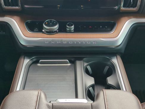 Used 2025 Ford Expedition Max King Ranch AWD/4WD image 23