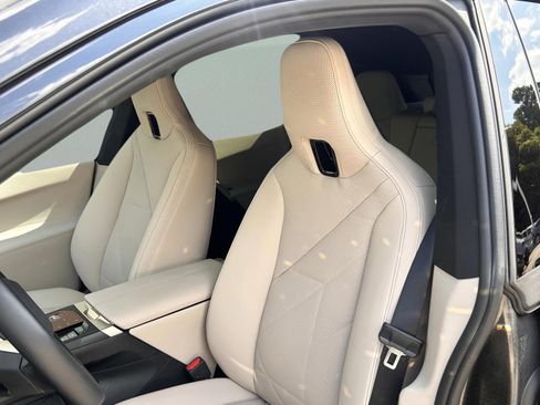 Used 2026 BMW iX xDrive45 w/ Executive Package image 23