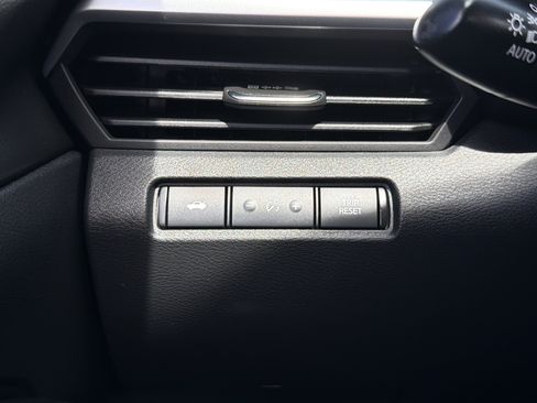 Used 2022 Nissan Altima 2.5 SV FWD image 14