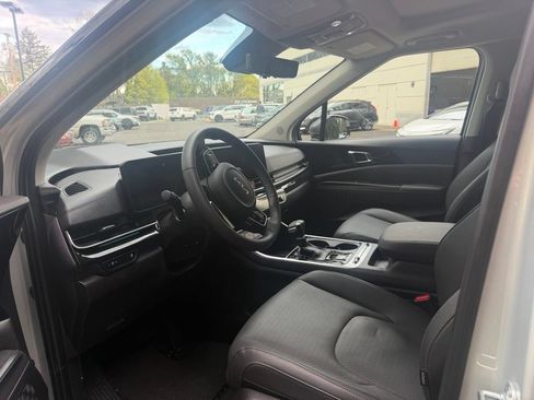 Used 2026 Kia Carnival SX Prestige FWD image 11