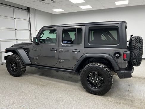 Used 2025 Jeep Wrangler Unlimited Sport AWD/4WD image 6