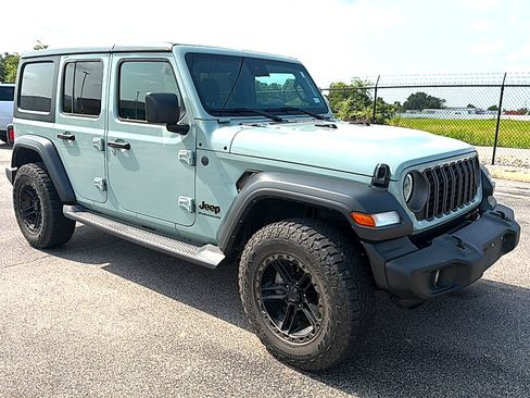 Used 2024 Jeep Wrangler Unlimited Sport AWD/4WD image 3