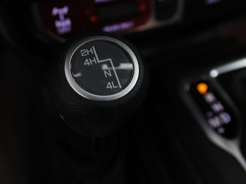Used 2024 Jeep Wrangler Unlimited Sport AWD/4WD image 23