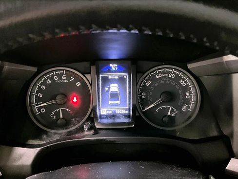 Used 2021 Toyota Tacoma TRD Sport w/ Technology Package image 20