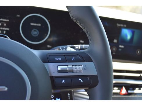 New 2025 Hyundai Tucson Limited image 17