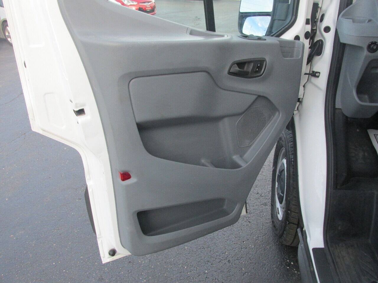 Used 2018 Ford Transit 250 148 Medium Roof RWD image 14