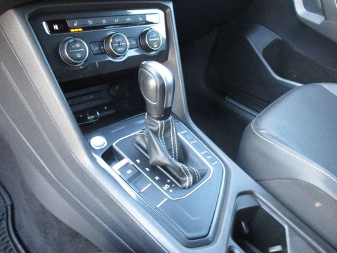 Used 2021 Volkswagen Tiguan SE R-Line FWD image 32