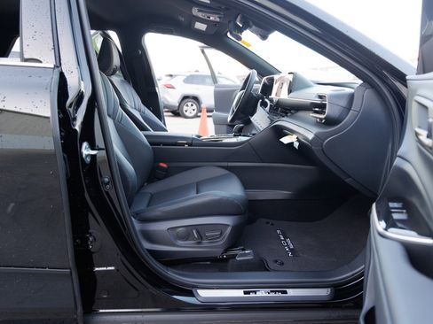 Certified 2026 Toyota Crown XLE image 45