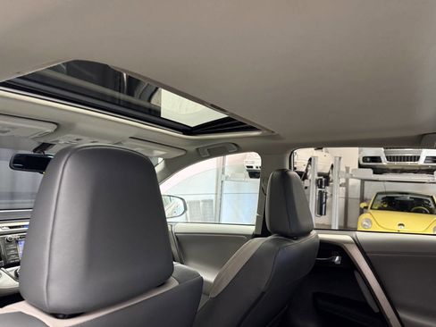 Used 2013 Toyota RAV4 Limited image 21